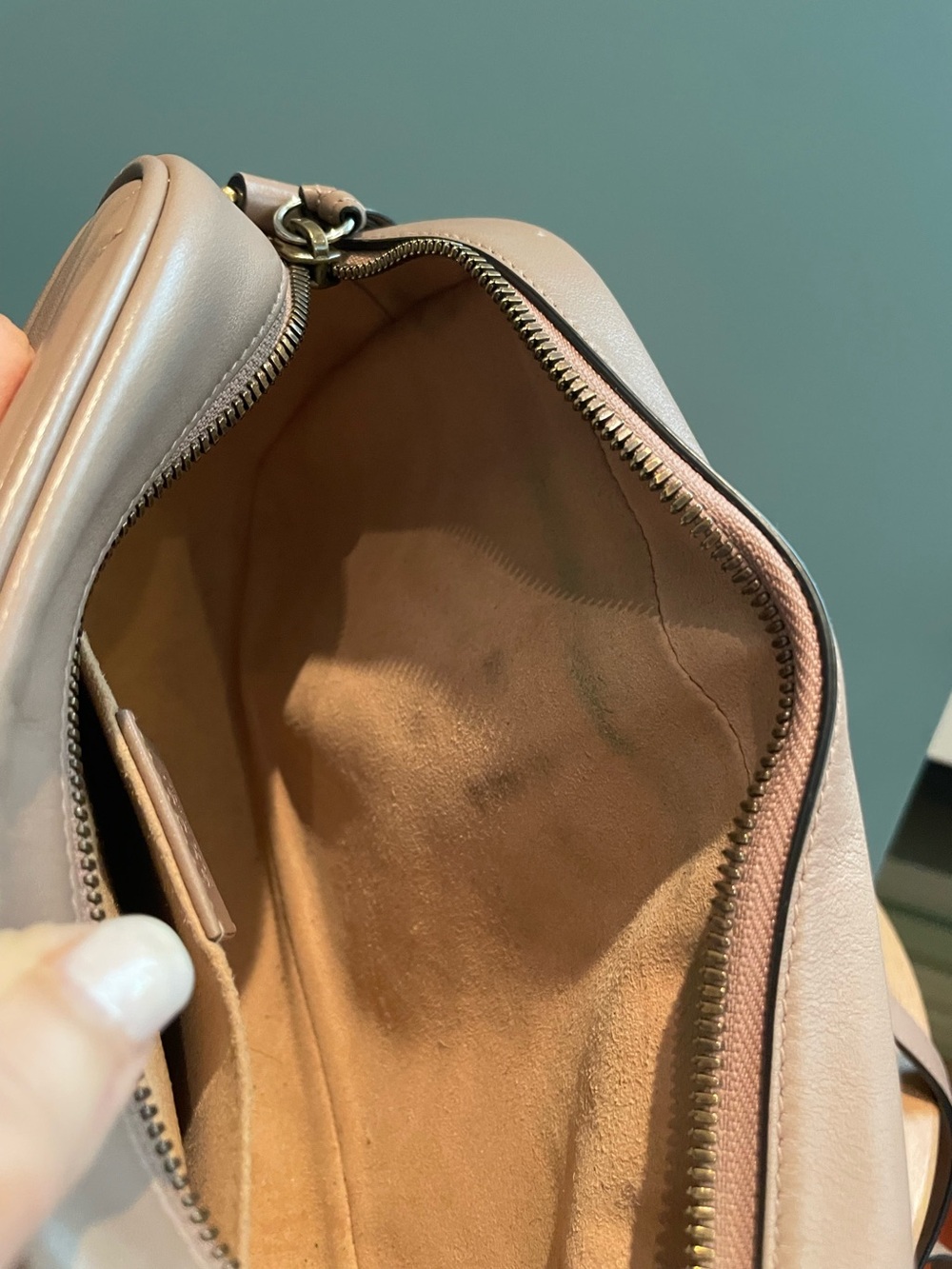 Gucci Marmont Leather Camera Bag in Pink Taupe - Picture 9 of 10